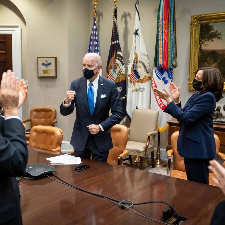 الرئيس الأمريكي جو بايدن، ونائبته كامالا هاريس