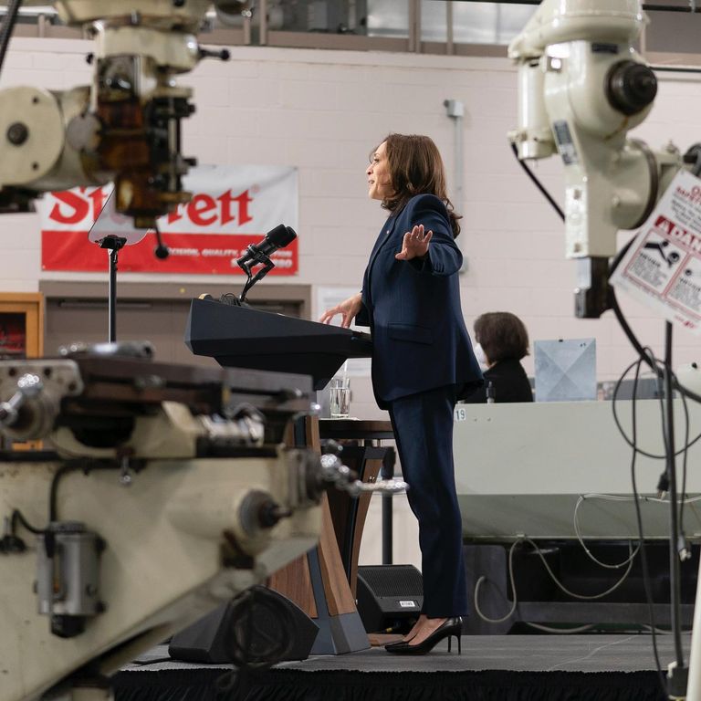 الرئيس الأمريكي جو بايدن، ونائبته كامالا هاريس