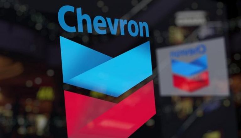 شعار شركة شيفرون عمالقة النفط يتجاوزون جائحة كورونا