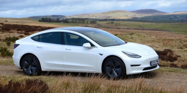 طراز Tesla Model 3 Long Range  طراز Toyota Supra