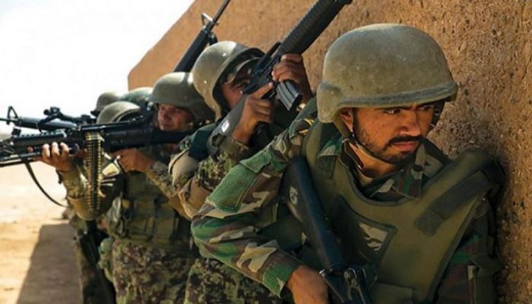 قوات من الجيش الأفغاني خلال إحدى المداهمات