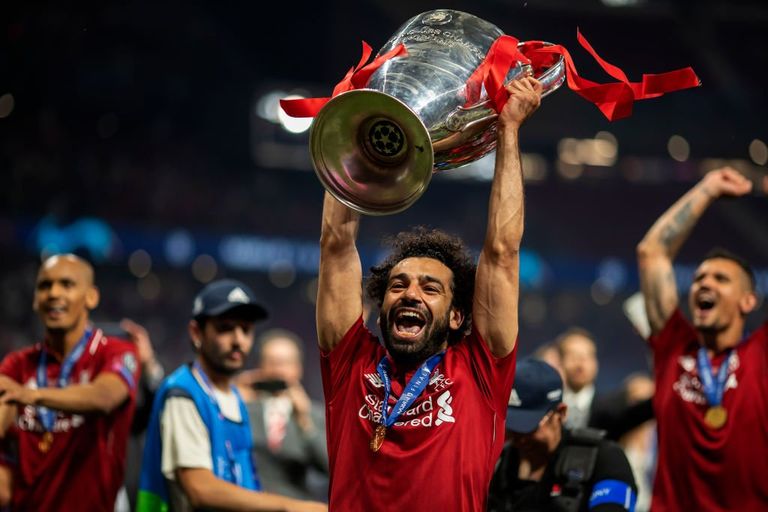 محمد صلاح يحمل دوري أبطال أوروبا