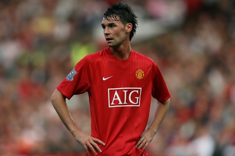 كريس إيجلز لاعب مانشستر يونايتد السابق كريس إيجلز نجم مانشستر يونايتد السابق وصديقته