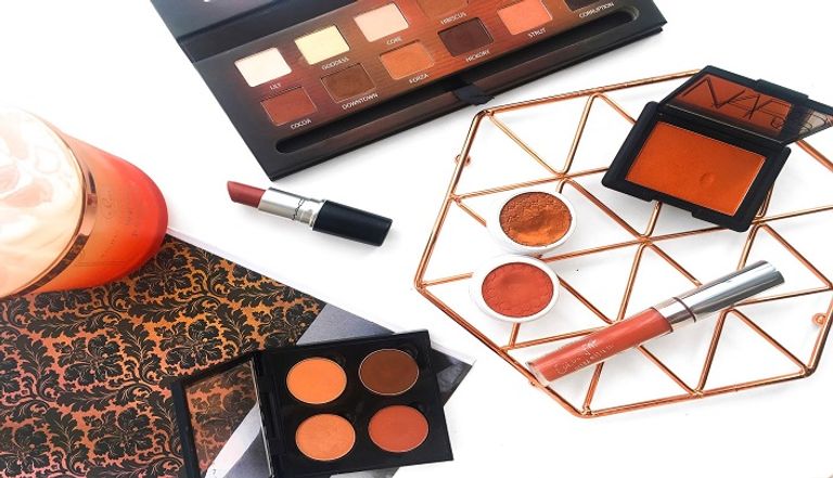 اللون البرتقالي يمنح إطلالة مشرقة