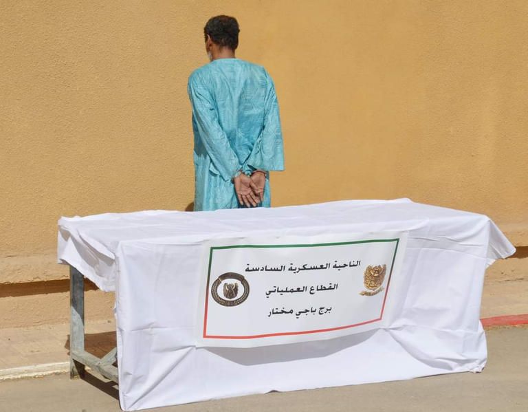 الإرهابي عبدي ولد بركة قوات من الجيش الجزائري في عملية عسكرية ضد معاقل الإرهابيين في 2021- أرشيفية