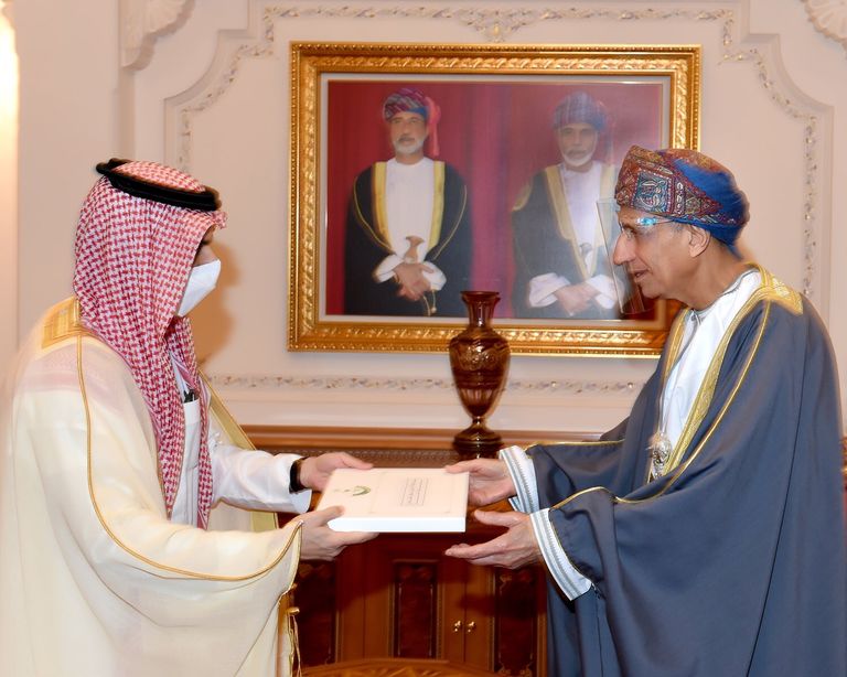 وزير الخارجية السعودي ونظيره العماني- وكالة الأنباء العمانية
