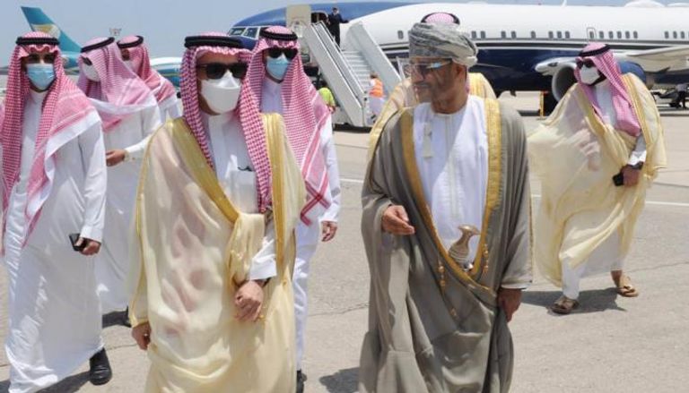 وزير الخارجية السعودي ونظيره العماني- وكالة الأنباء العمانية