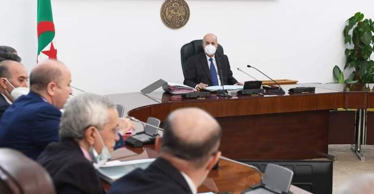 جانب من اجتماع الرئيس الجزائري بوزراء حكومته - أرشيفية