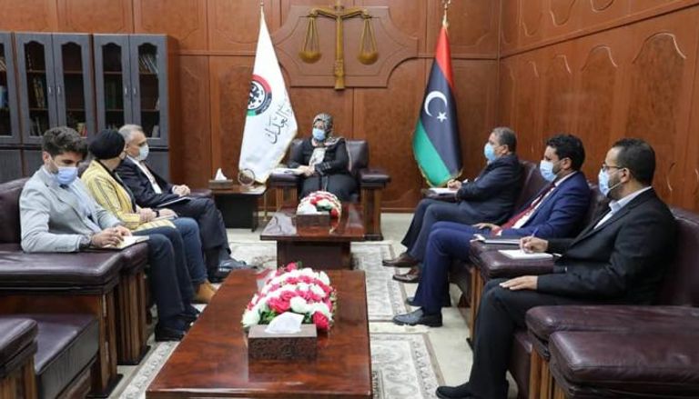 جانب من لقاء وزيرة العدل الليبية السفير الإيطالي بوتشينو