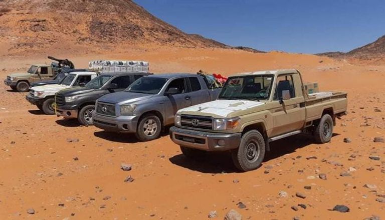 السيارات المضبوطة في عملية التهريب (الجيش الليبي)