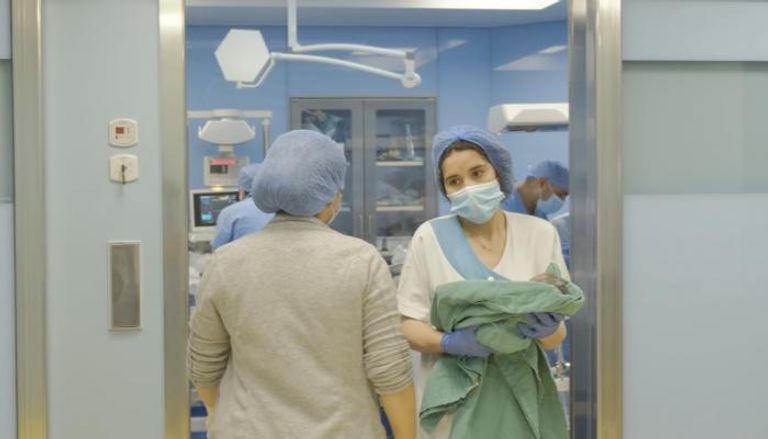 عملية الولادة تمت تحت إشراف 10 أطباء وعشرات الممرضين