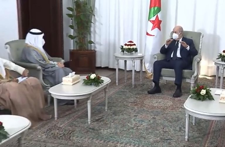 جانب من استقبال الرئيس الجزائري لوزير الخارجية الكويتي الرئيس الجزائري ووزير خارجية الكويت