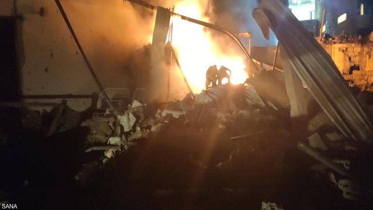 صورة متداولة لدخان يتصاعد جراء الانفجارات قرب ميناء اللاذقية