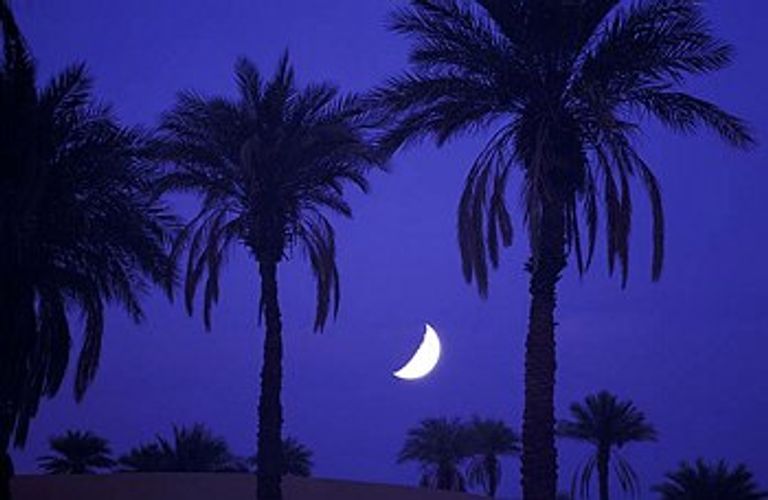 القمر في مدينة ورقلة الجزائرية