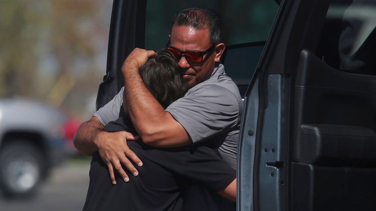 طلاب المدرسة عقب الحادث موقع حادث إطلاق النار