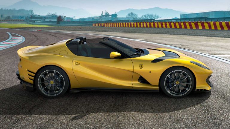 طراز Competizione Aperta طرازا فيراري 812 Competizione وCompetizione Aperta