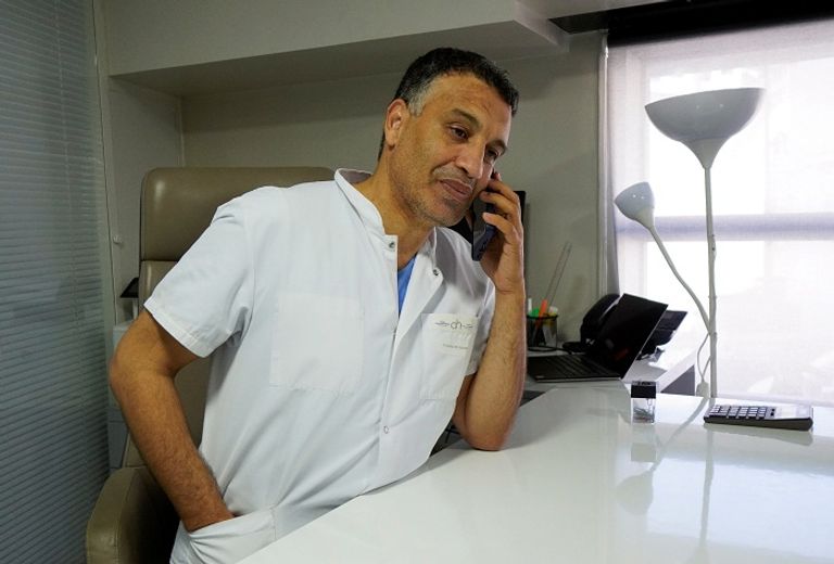 يوسف العلوي، مدير عيادة عين برجا في مدينة الدار البيضاء بالمغرب