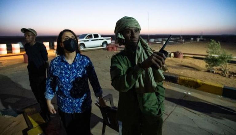 جانب من زيارة وزيرة الخارجية الليبية بلدية القطرون ومعبر التوم الحدودي مع النيجر