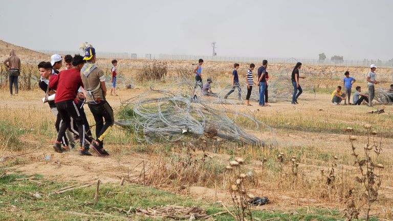 عودة التظاهرات قرب السياج الحدودي شرق غزة