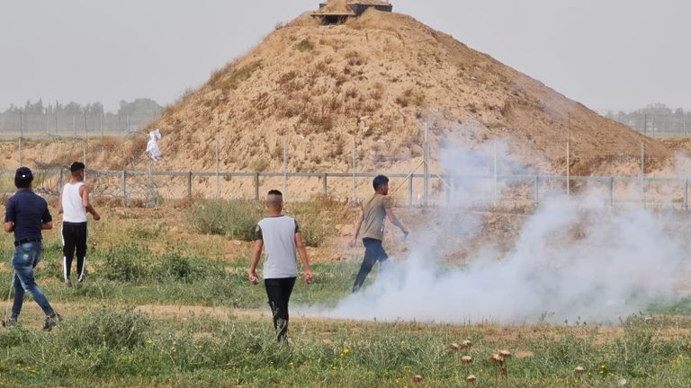 عودة التظاهرات قرب السياج الحدودي شرق غزة