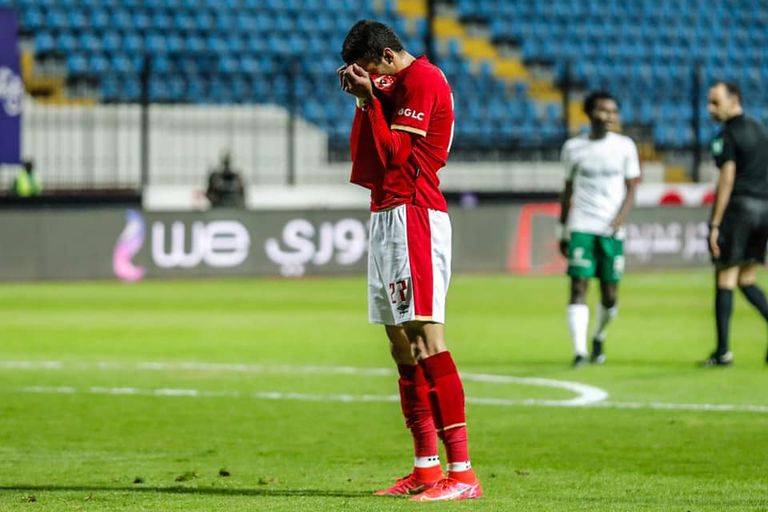 طاهر محمد طاهر لاعب الأهلي حسين الشحات لاعب الأهلي