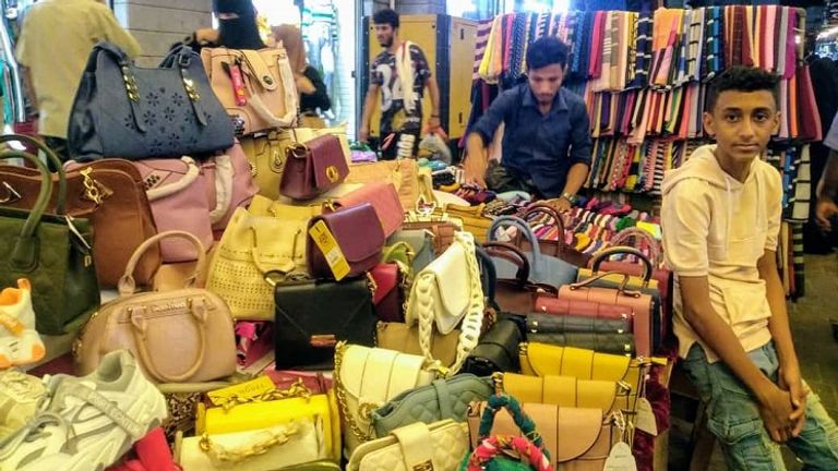 حركة تجارية كبيرة بأسواق عدن قبل عيد الفطر
