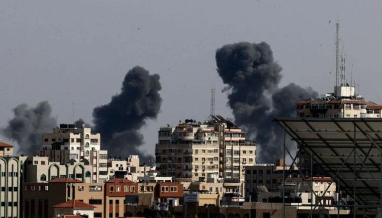 قصف إسرائيلي لمنزل في حي الزيتون بغزة