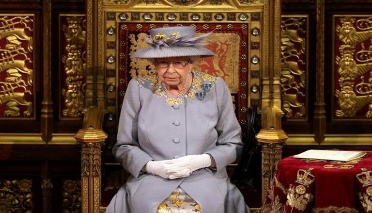 الملكة إليزابيث الثانية في البرلمان