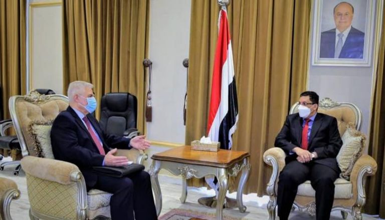 لقاء سابق لوزير الخارجية اليمني وسفير روسيا لدى اليمن
