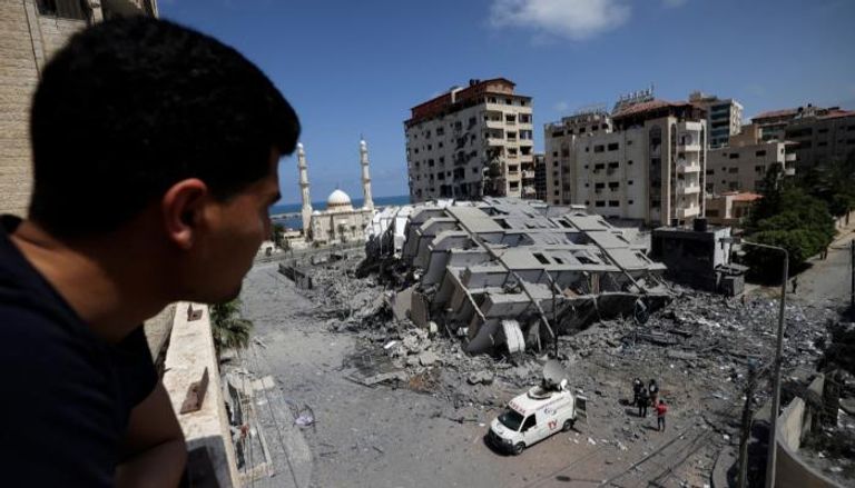 قصف غزة.. 43 قتيلا و296 مصابا والغارات متواصلة