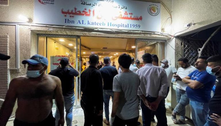 مستشفى ابن الخطيب تعرض لحريق تسبب بمقتل وجرح عشرات الأشخاص