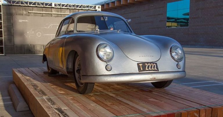 طراز 356/2 Gmünd جيري ساينفيلد مع طراز بورش 908/03