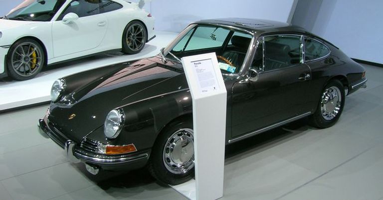 بورش 911 جيري ساينفيلد مع طراز بورش 908/03
