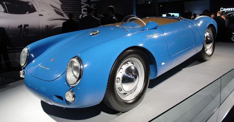 طراز Porsche 550 Spyder جيري ساينفيلد مع طراز بورش 908/03