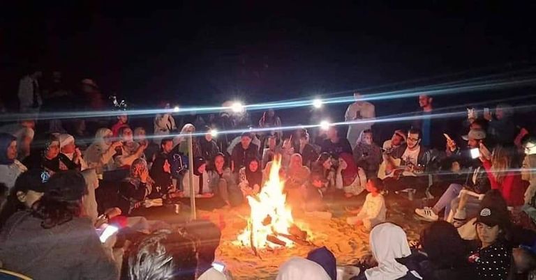 افطار جماعي لجزائريين في رمضان بشواطئ البلاد افطار جماعي لجزائريين في رمضان بشواطئ البلاد