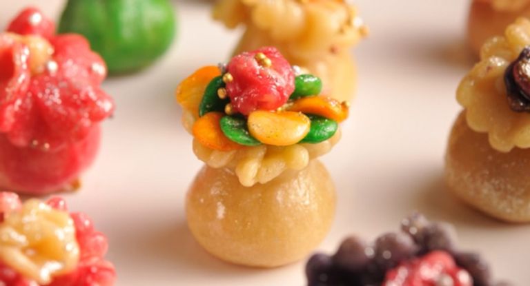 القنيدلات حلوى جزائرية تقليدية قديمة لعيد الفطر القنيدلات حلوى جزائرية تقليدية قديمة لعيد الفطر