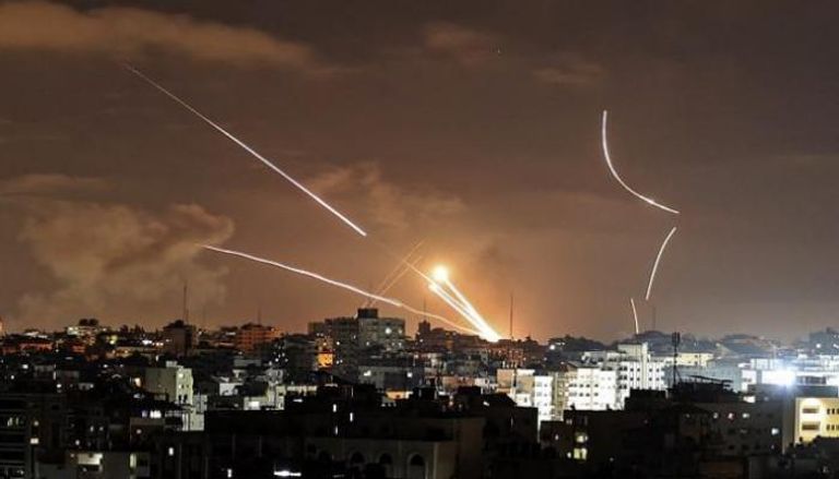 صواريخ من قطاع غزة باتجاه إسرائيل - أ.ف.ب