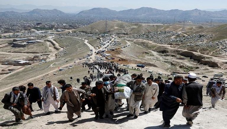  الأفغان يشيعون ضحايا العمليات الإرهابية