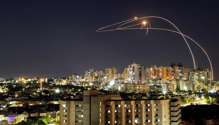إطلاق صاروخ من قطاع غزة - رويترز