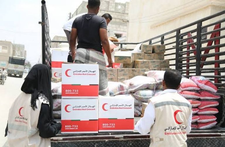 مساعدات سابقة للهلال الأحمر الإماراتي