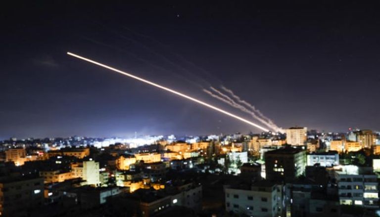 جانب من إطلاق الصواريخ من قطاع غزة 