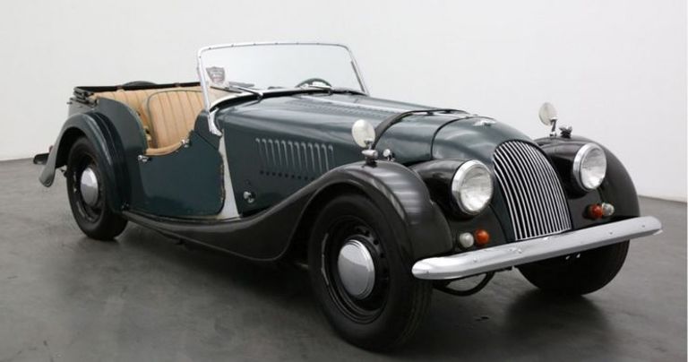 طراز Morgan Plus 4 شيفروليه كورفيت C3