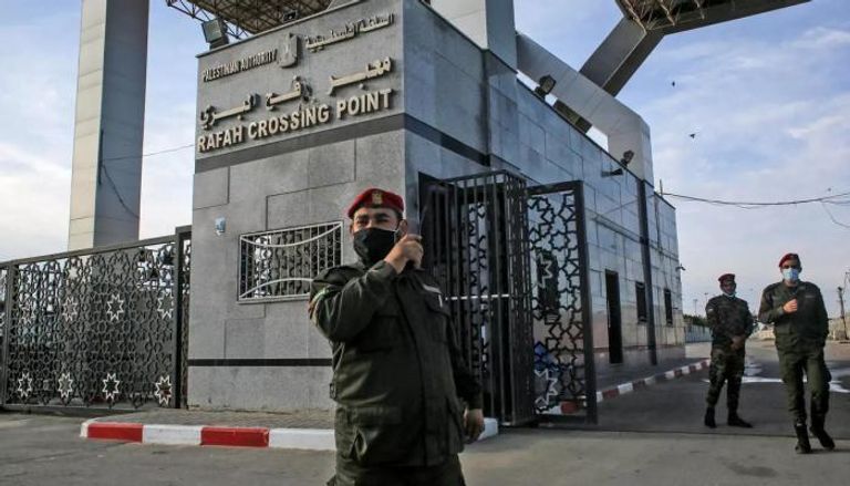 معبر رفح البري بين مصر وقطاع غزة