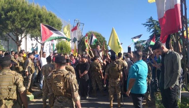 الجيش اللبناني يبعد متظاهرين عن الحدود مع إسرائيل