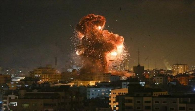 آثار قصف إسرائيلي سابق على غزة