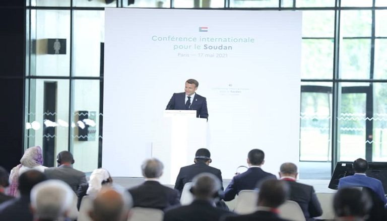 ماكرون والبرهان وحمدوك وأبو الغيط خلال فعاليات مؤتمر باريس