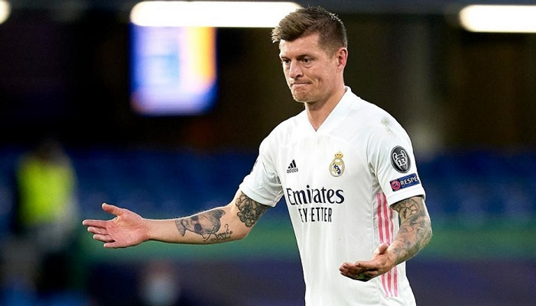 توني كروس لاعب وسط ريال مدريد زين الدين زيدان مدرب ريال مدريد