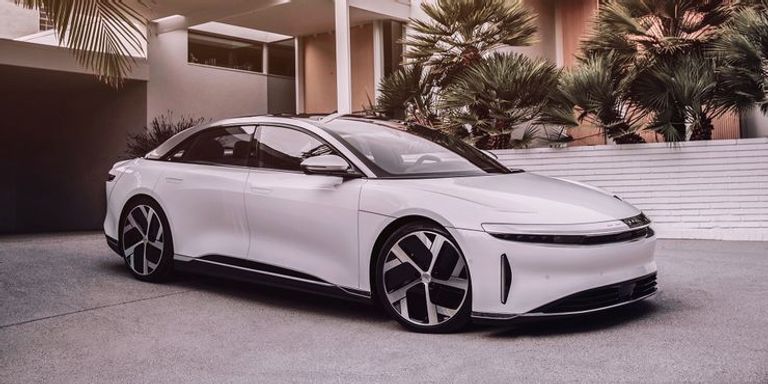 Lucid Air  أودي e-tron GT