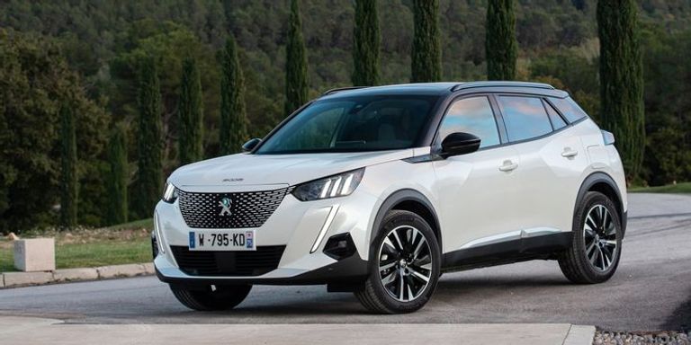 Peugeot E-2008 أودي e-tron GT
