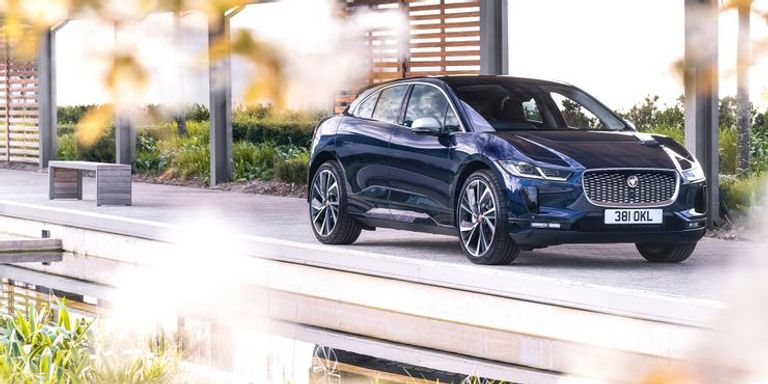 Jaguar I-Pace أودي e-tron GT